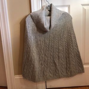EUC Benetton cable knit sweater cape. Size S.
